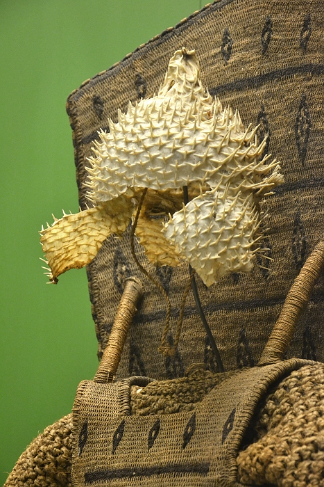 Ethnologisches Museum Berlin-Dahlem, Rüstung mit Igelfisch-Helm aus Kiribati