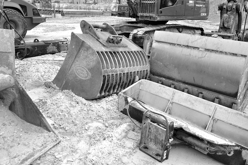 Baustelle Berliner Stadtschloss - Humboldt-Forum, Baggerschaufeln