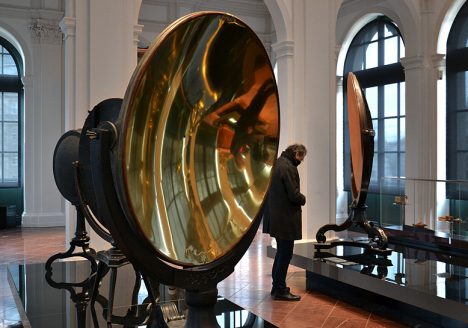 Parabolischer Brennspiegel von Peter Höse, Mathematisch-Physikalischer Salon im Zwinger, Dresden