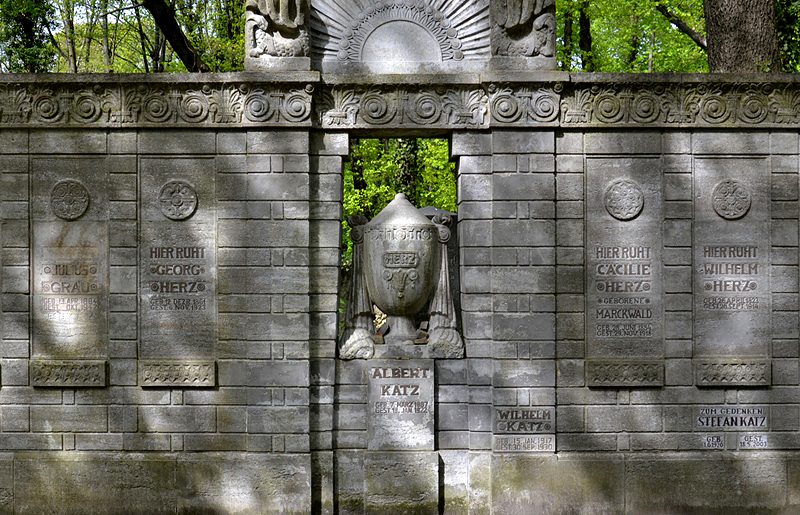 Jüdischer Friedhof Schönhauser Allee, Prenzlauer Berg, Berlin, Grabmal Herz