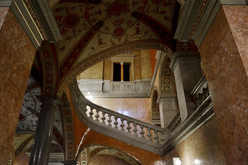 Treppe in der Staatsoper Budapest ( Operaház)
