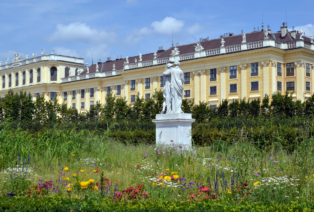 Schloss Schönbrunn, Skulptur Alexander und Olympias