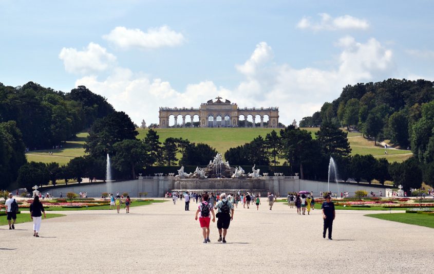 Schloss Schönbrunn, Großes Parterre und Gloriette