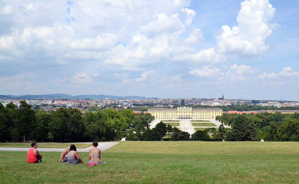 Schloss Schönbrunn, Blick vom Schönbrunner Berg zum Schloss