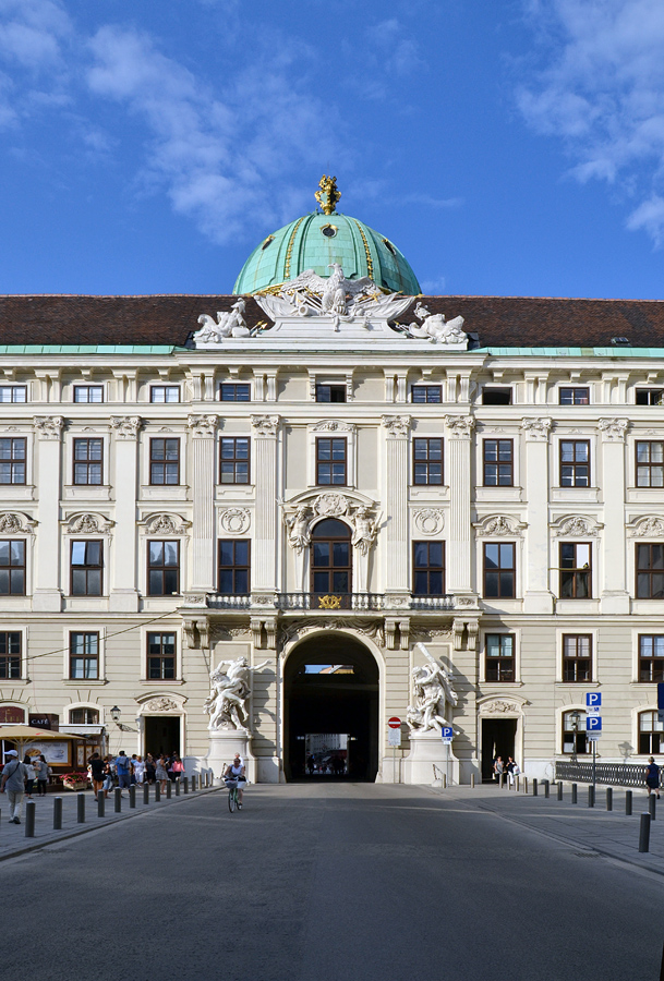 Herkulesgruppen am Reichskanzleitrakt der Hofburg