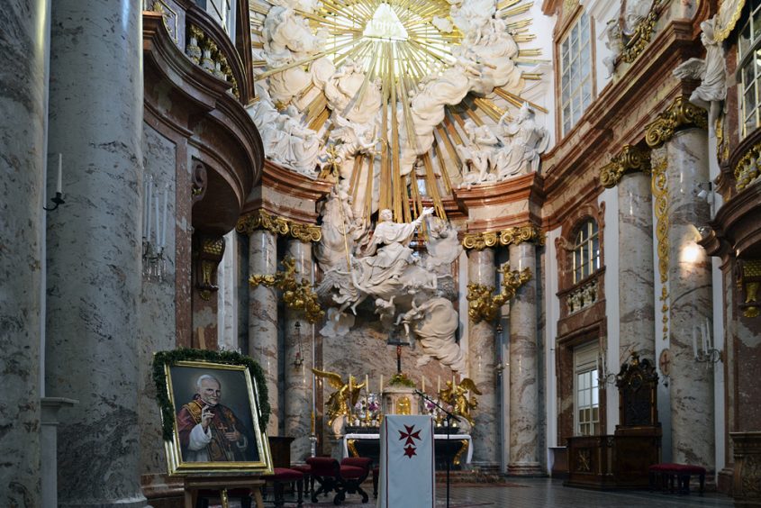 Hochaltar der Karlskirche Wien