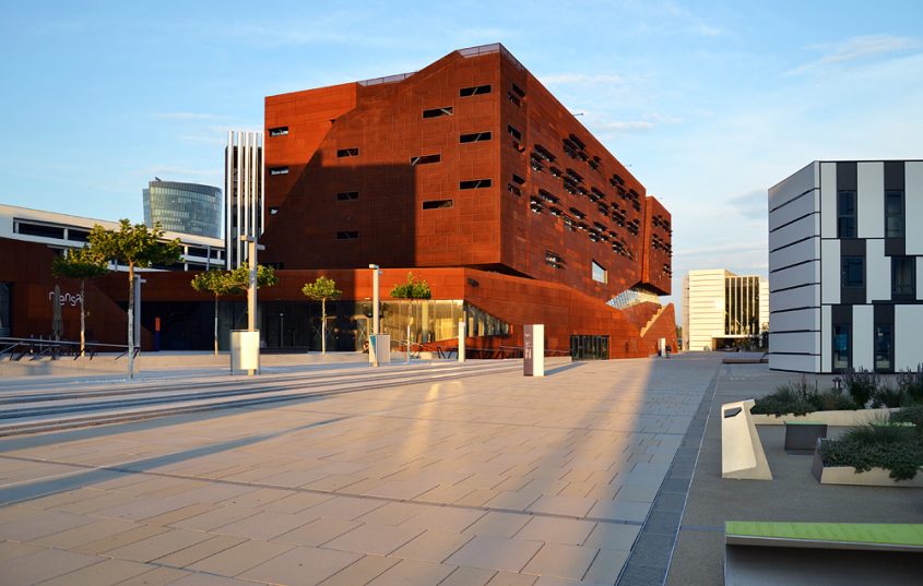 WU Campus, D2/SC: Departments 2 und Student Center (Atelier Hitoshi Abe, Sendai) / TC/D1: Hörsaalzentrum und Departments (BUSarchitektur ZT GmbH, Wien)