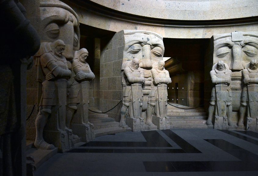 Völkerschlachtdenkmal Leipzig, Krieger in der Krypta