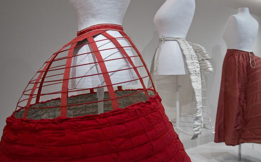 Kunstgewerbemuseum Berlin, Mode, Krinoline