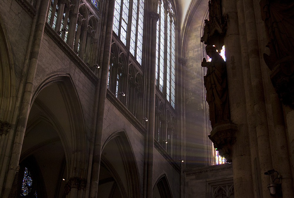 Kölner Dom, Vor dem Gerhard-Richter-Fenster