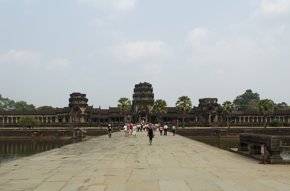 Angkor Wat, Brücke