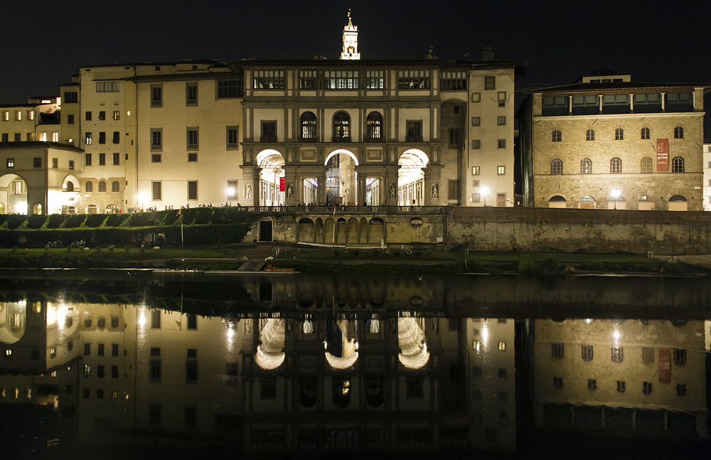 Florenz bei Nacht, Uffizien