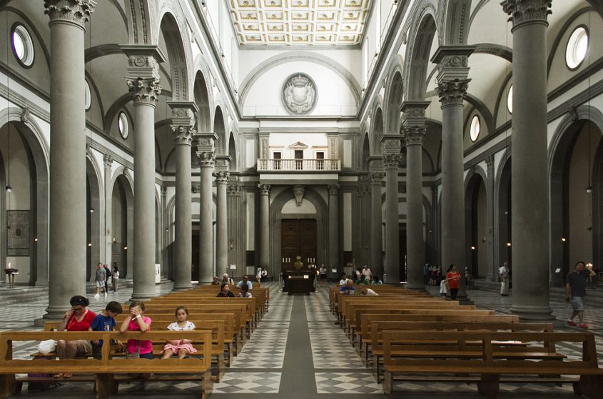 Florenz, Kirchenraum von San Lorenzo mit Blick nach Osten