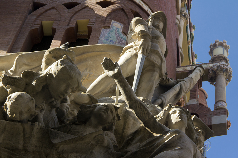 Barcelona, Palau de la Música Catalana, Skulpturengruppe von Miquel Blay an der Fassade