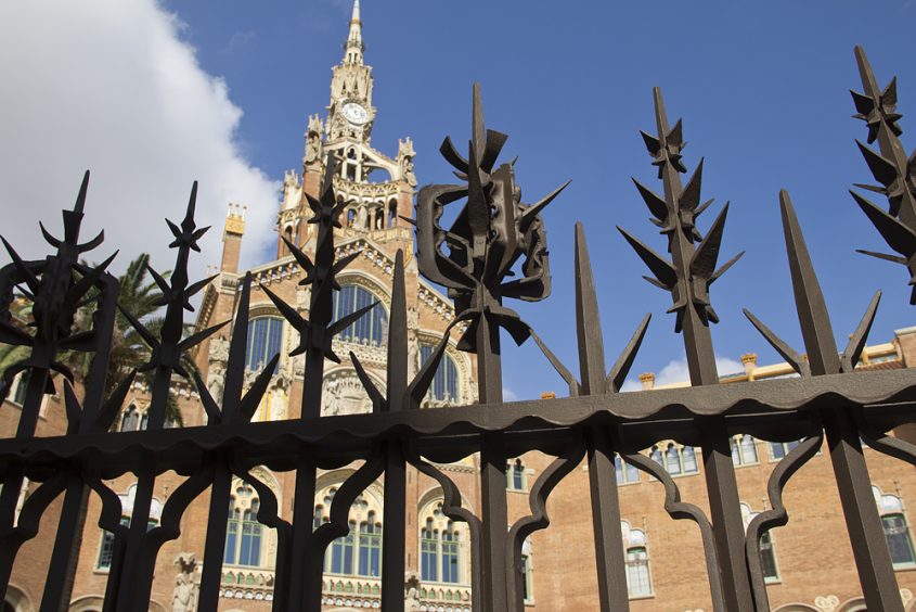 Barcelona, Hospital de la Santa Creu i Sant Pau, Administració