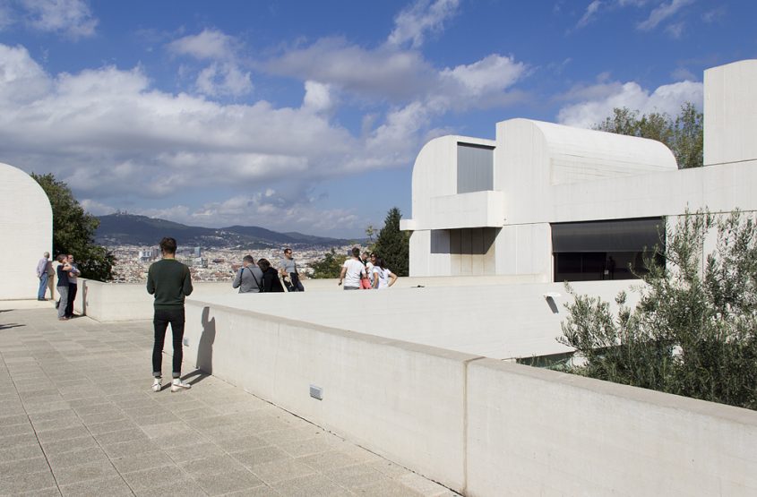 Barcelona, Parc de Montjuïc, Dach der Fundació Joan Miró