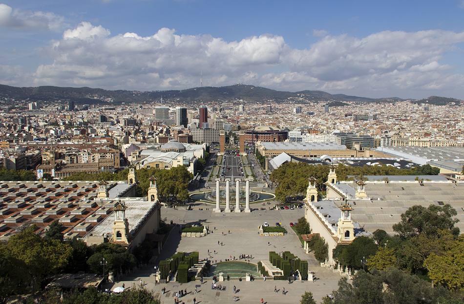 Barcelona, Blick vom Dach des Palau Nacional zur Plaça d'Espanya 