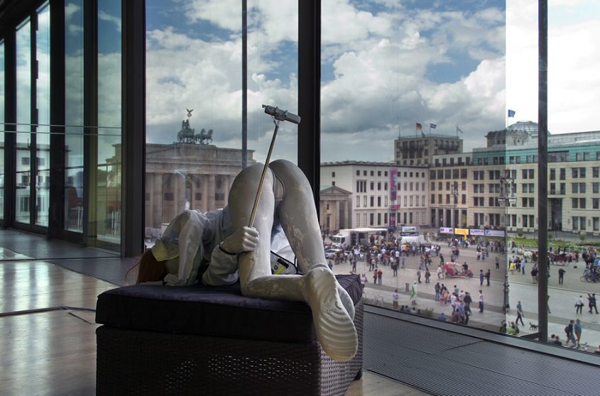 9. Berlin Biennale 2016, Selfie, Akademie der Künste, Anna Uddenberg, Transit Mode - Abenteuer 2014-2016: Journey of Self Discovery