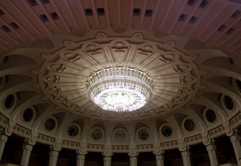 București, Palatul Parlamentului, Interior, Theater