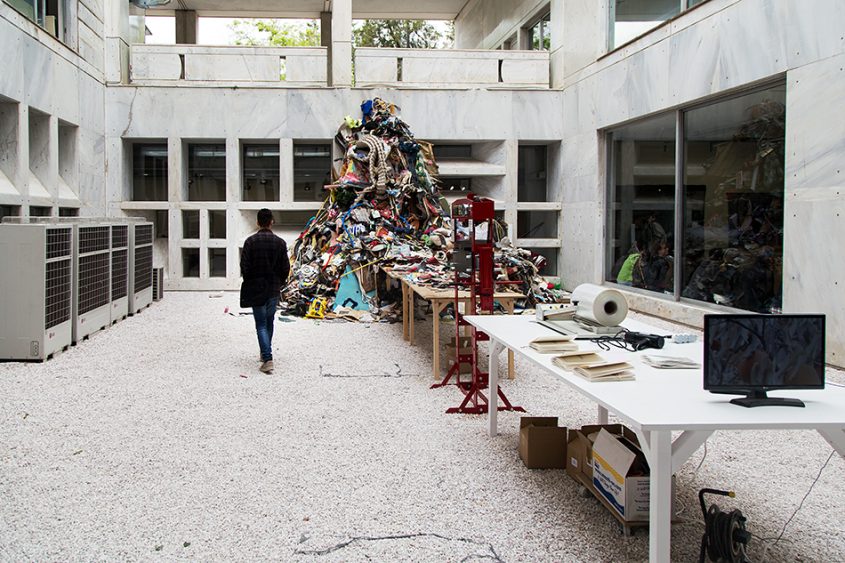 Daniel Knorr, Βιβλίο Καλλιτέχνη, documenta 14, Athens, Odeion, Fabian Fröhlich