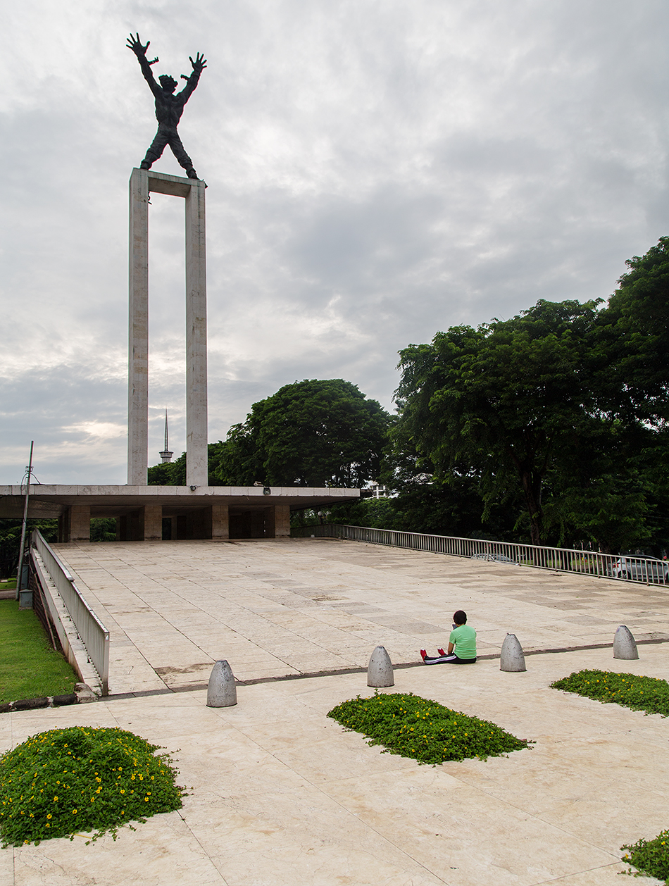 Fabian Fröhlich, Jakarta, Monumen Irian Jaya Pembebasan
