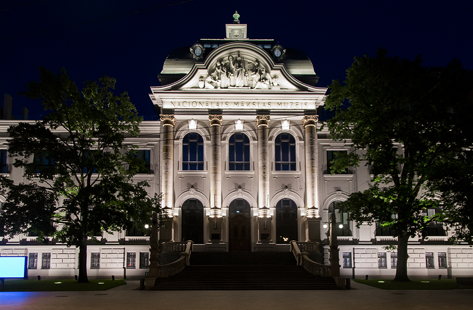Fabian Fröhlich, Riga, Latvian National Museum of Art, Entrance at Night