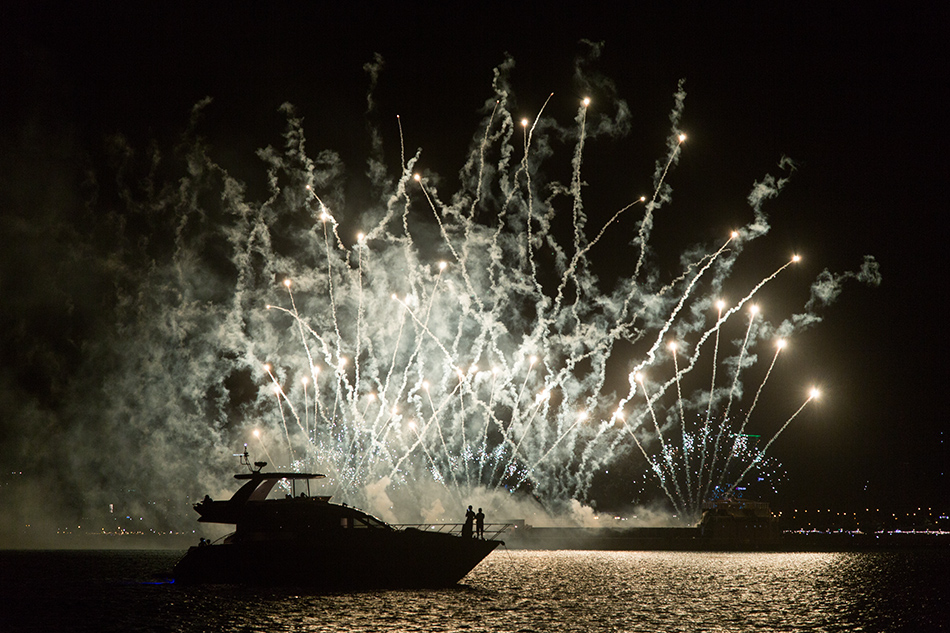 Fabian Fröhlich, Manila, Fireworks