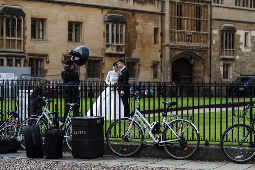 Fabian Fröhlich, Oxford, Wedding Photography at Radcliffe Square