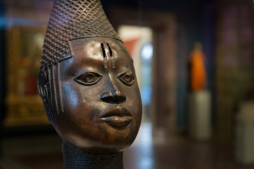 Fabian Fröhlich: Unvergleichlich: Kunst aus Afrika im Bode-Museum, Königinmutter (iyoba), Königreich Benin