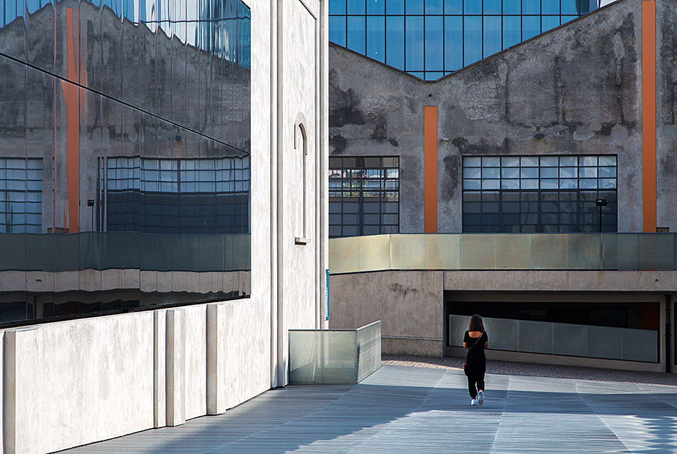 Fabian Fröhlich, Milano, Fondazione Prada, Courtyard