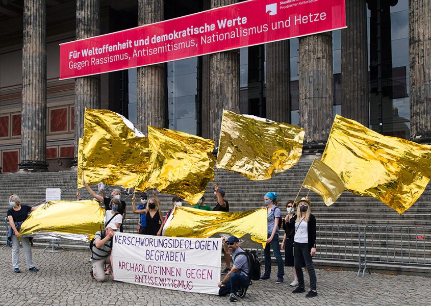 Berlin, Museen und Corona, Demonstration gegen Antisemitismus und Verschwörungserzählungen am Alten Museum