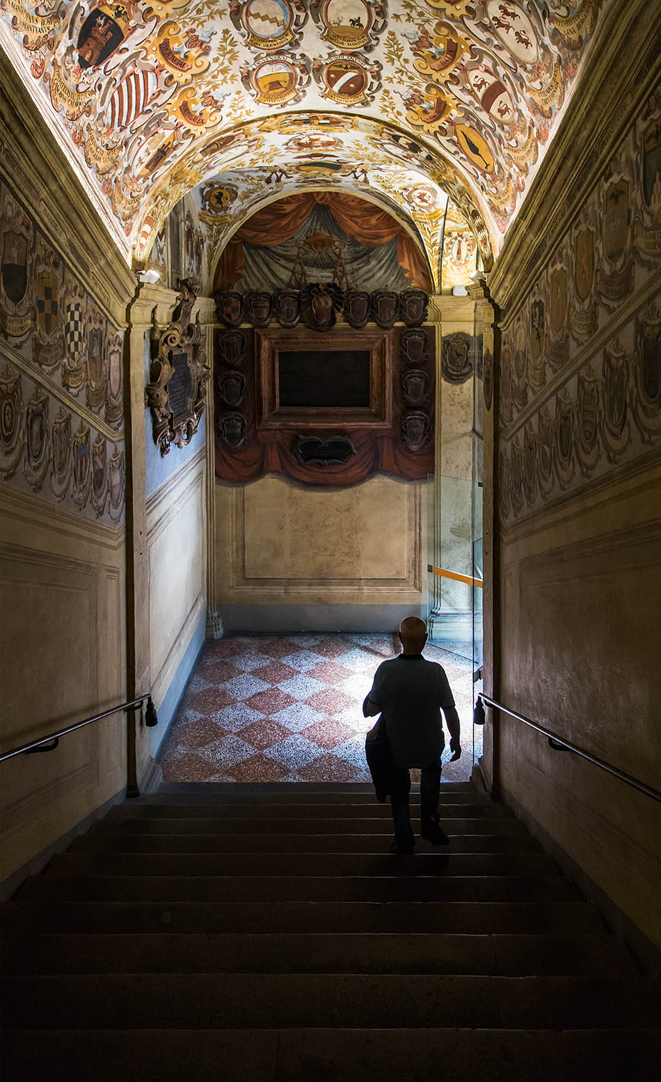 Bologna, Palazzo dell'Archiginnasio, Staircase