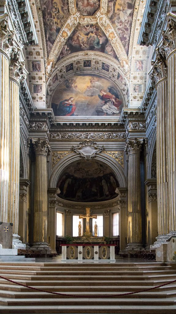 Bologna, Cattedrale di San Pietro, Altar and lunette with Annunciation by Ludovico Carracci