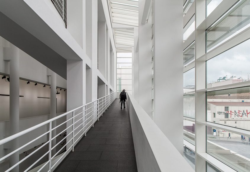 Barcelona, MACBA (Museo de Arte Contemporáneo de Barcelona), Meier Building