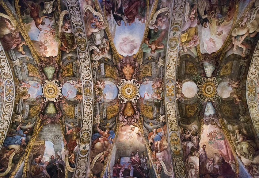 Valencia, Altstadt / Old Town, Església de Sant Nicolau de Bari i Sant Pere Màrtir with frescoes by Antonio Palomino and Dion Dionís Vidal