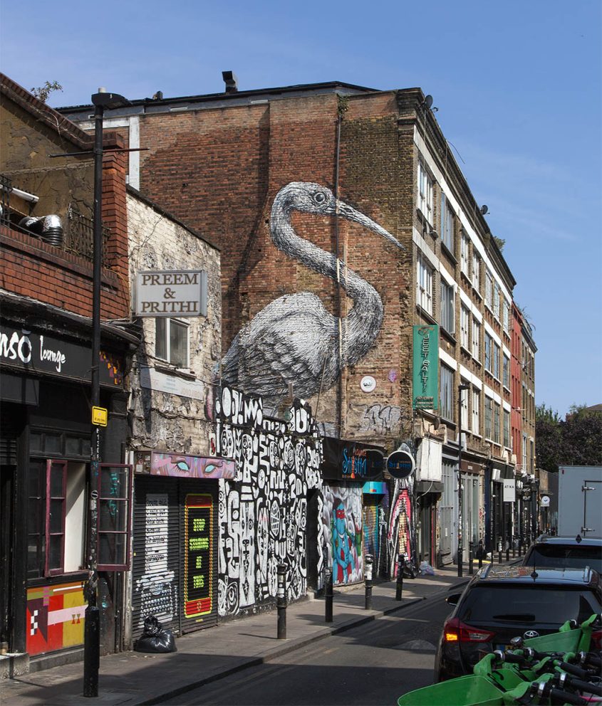 London, Street Art by Roa Crane on Hanbury Street, Spitalfields
